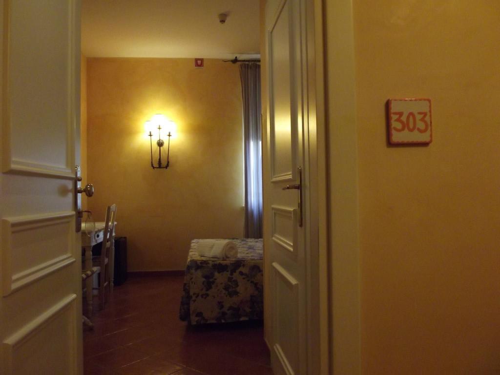 Acos Marsala City Hotel Værelse billede