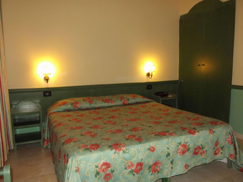 Acos Marsala City Hotel Værelse billede