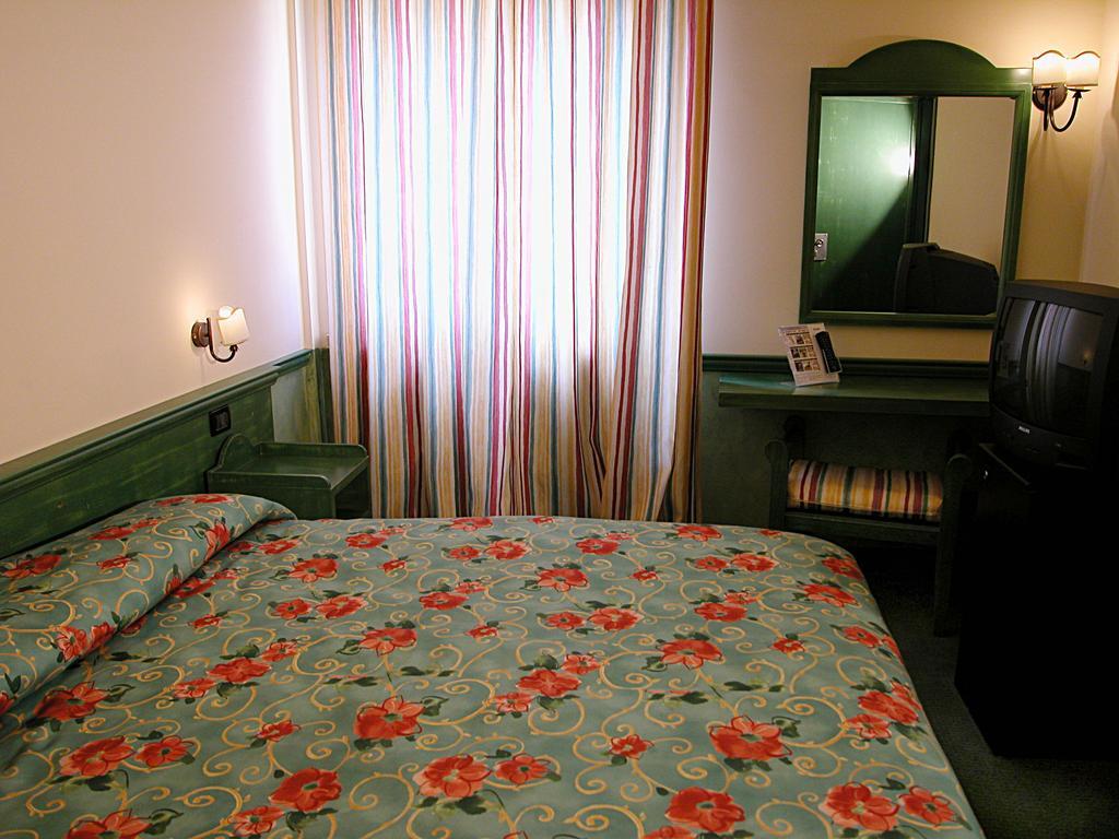 Acos Marsala City Hotel Værelse billede